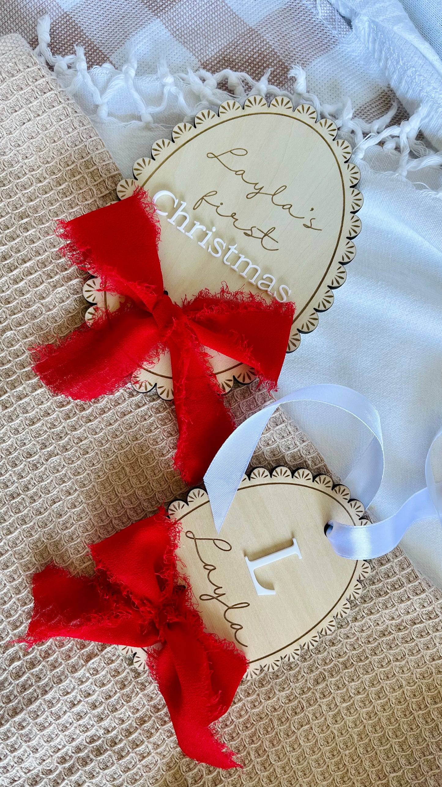 Scallop lace bauble
