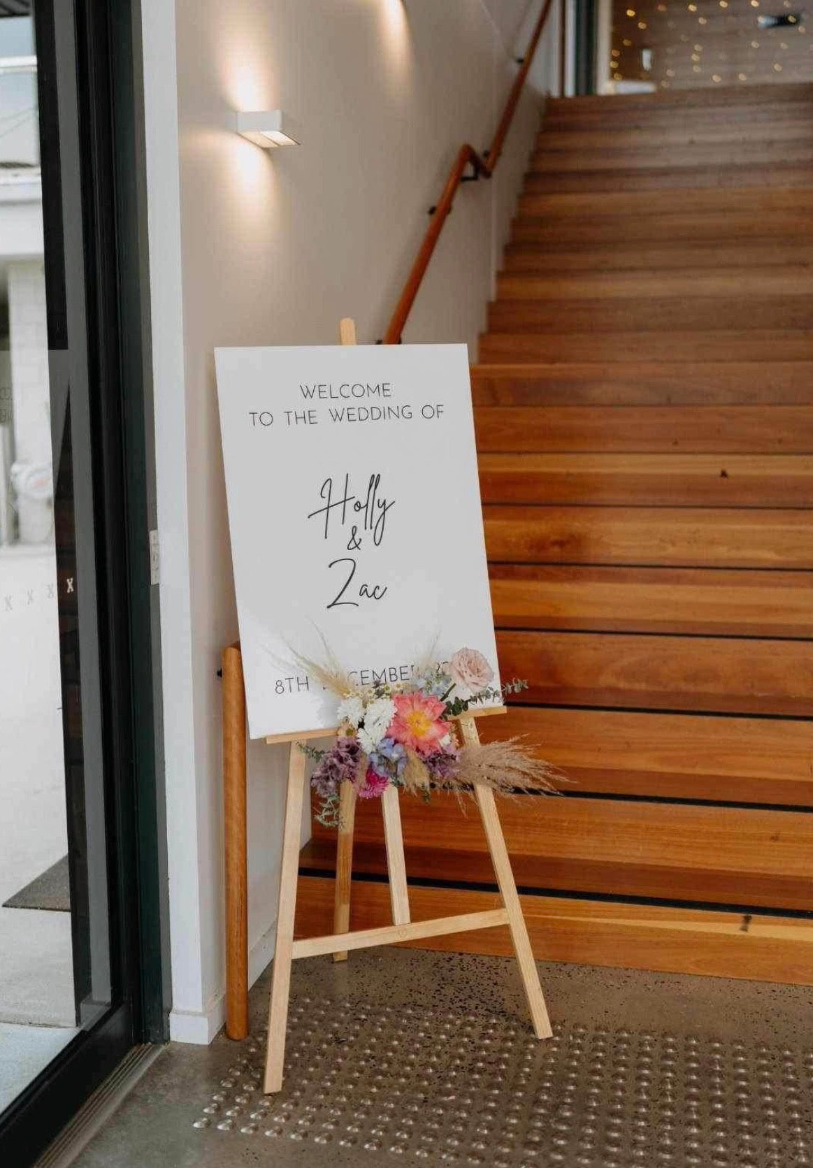 Easel hire