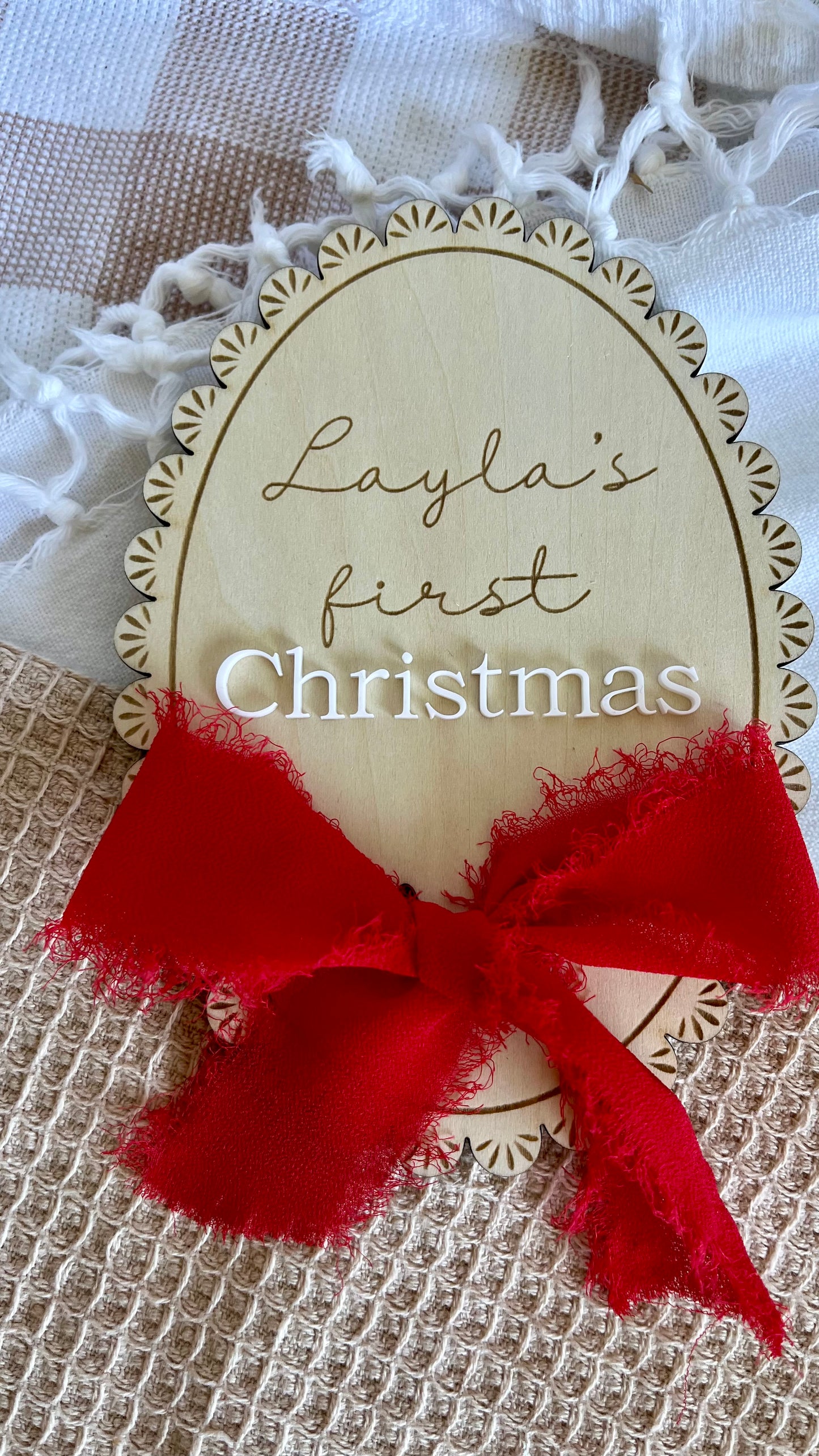 ‘Layla’s' oval scallop first Christmas plaque