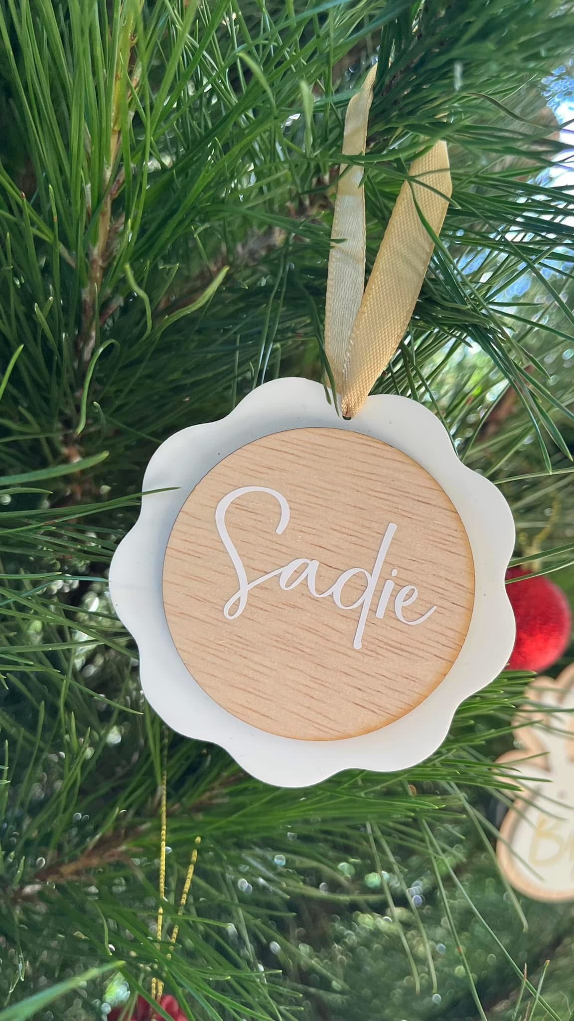 Wavy circle acrylic bauble