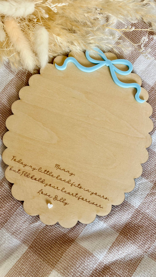 Scalloped bow handprint plaque