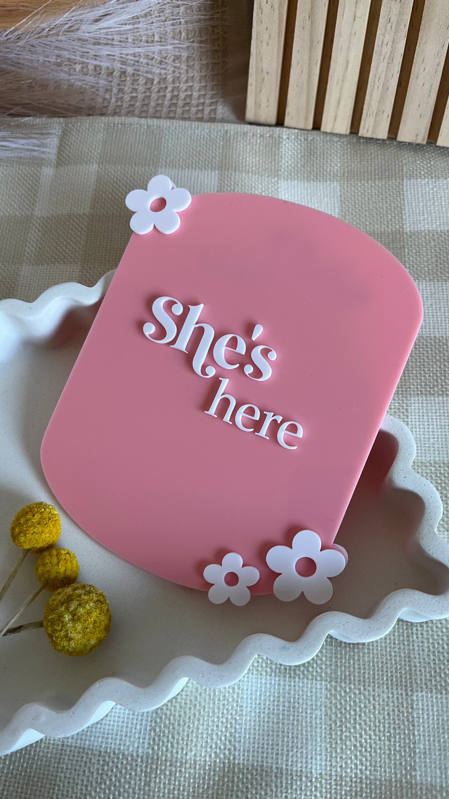 Acrylic base daisy announcement plaque