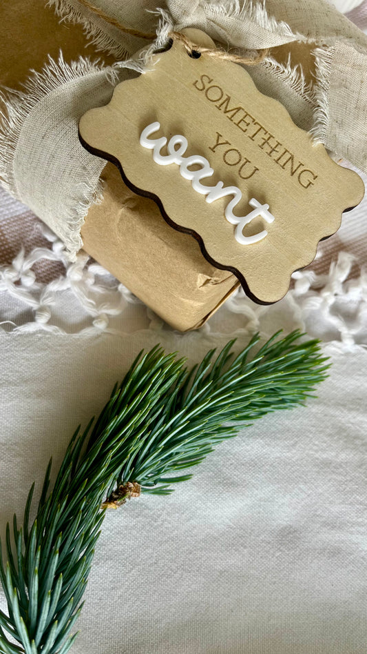 Wavy simplicity tags