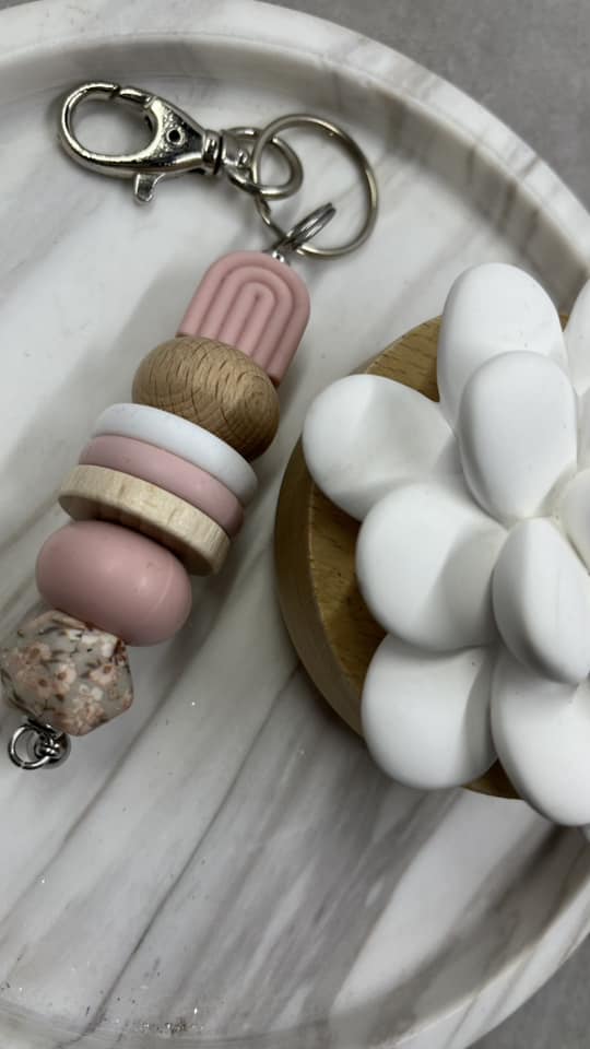Pink/ wooden floral arch keychain