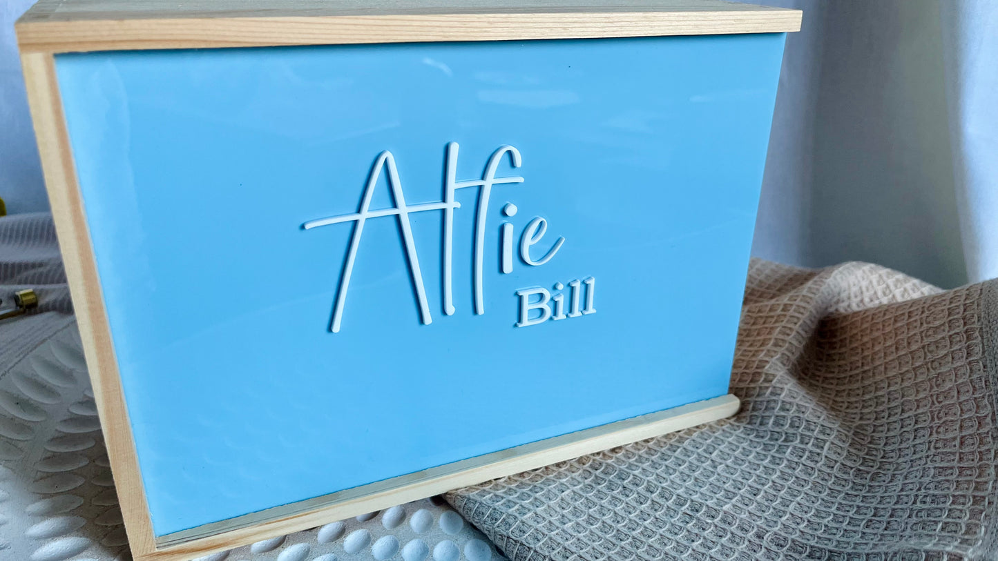 Small keepsake box with acrylic lid
