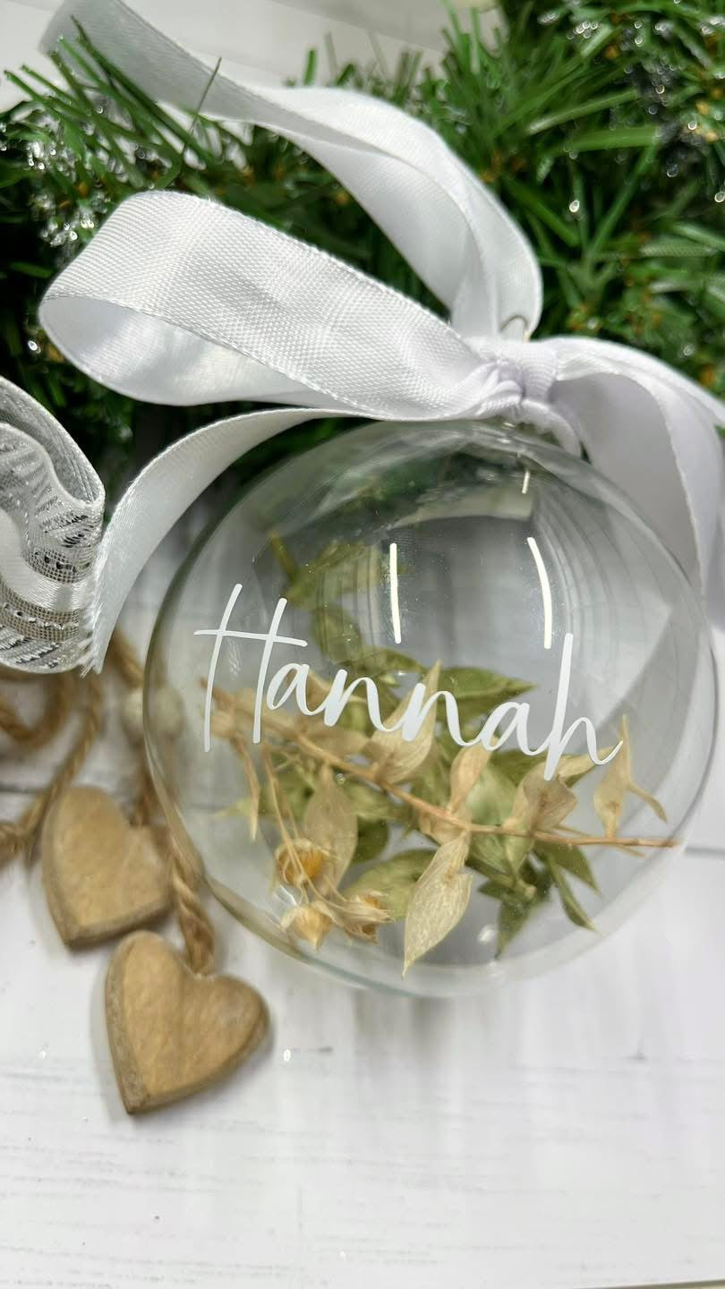 Dried flower bauble