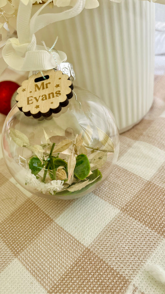 Dried flower bauble + tag