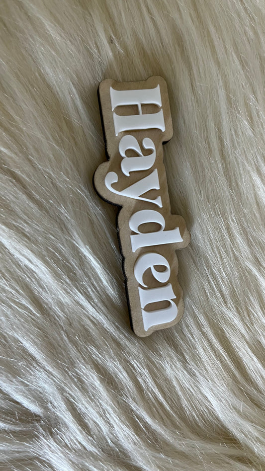 Interchangeable name tag for back to school board