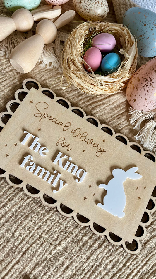 'The King family' scalloped Easter plaque
