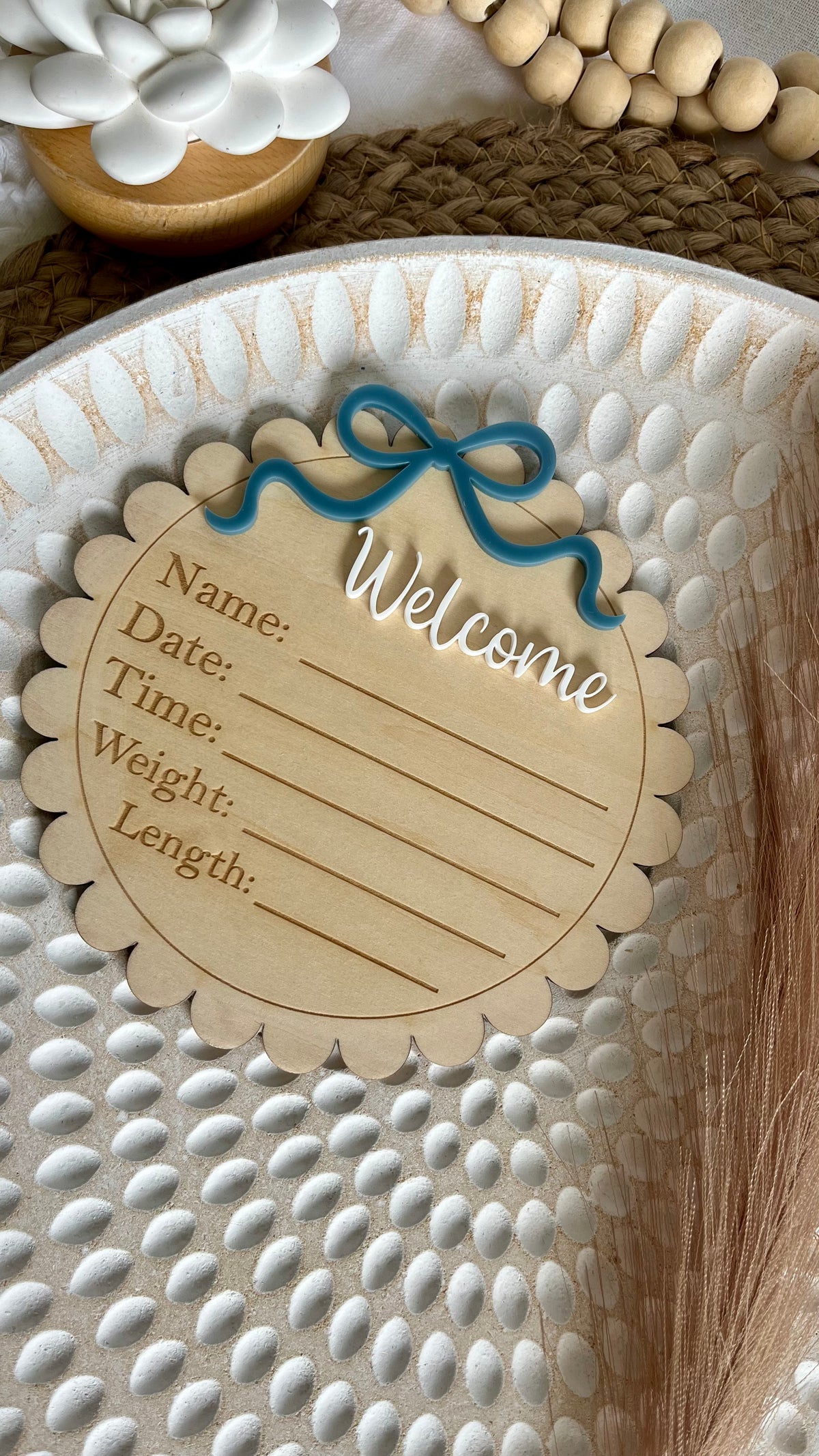 Scalloped bow birth announcement plaque
