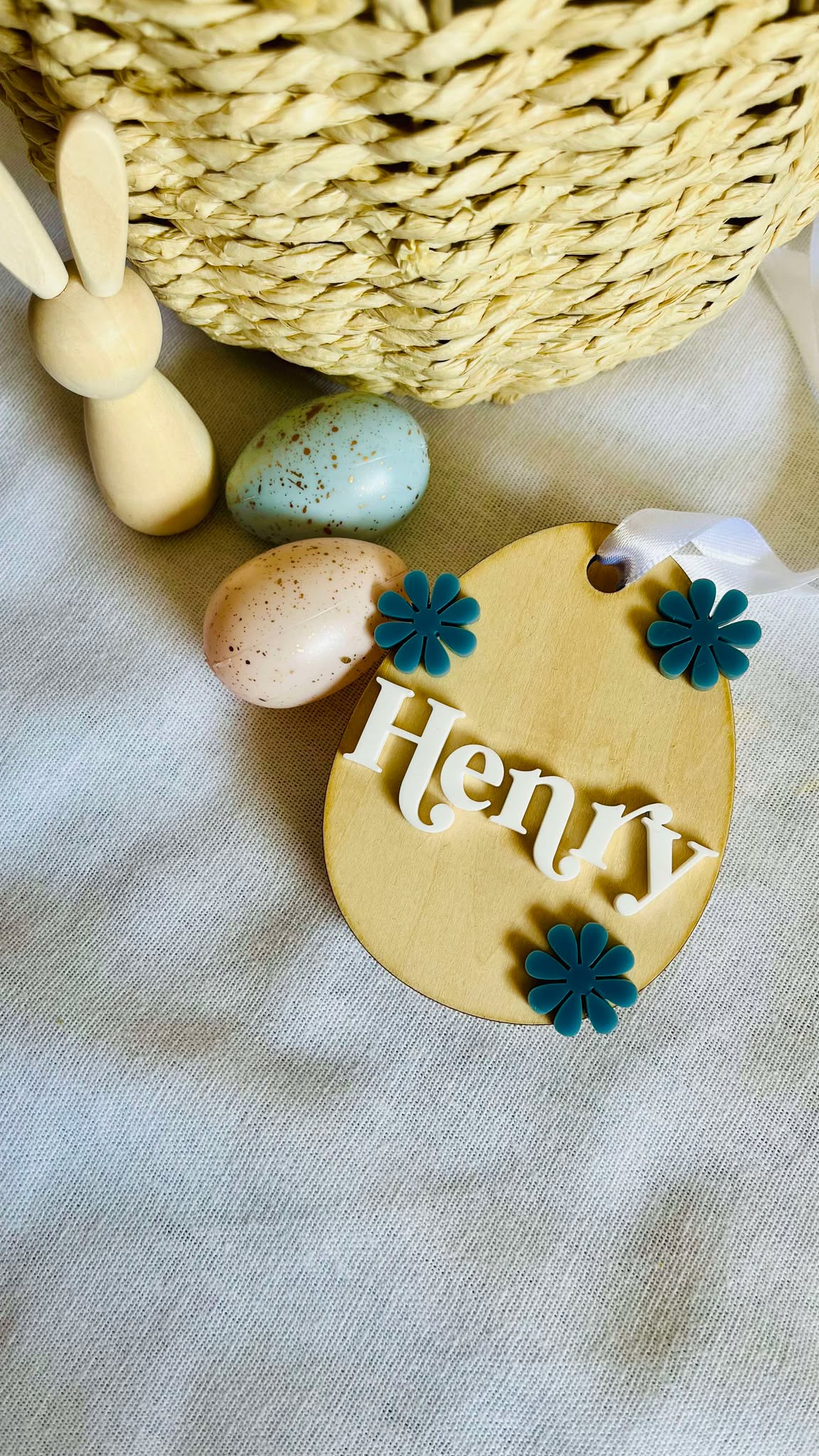Daisy name tags